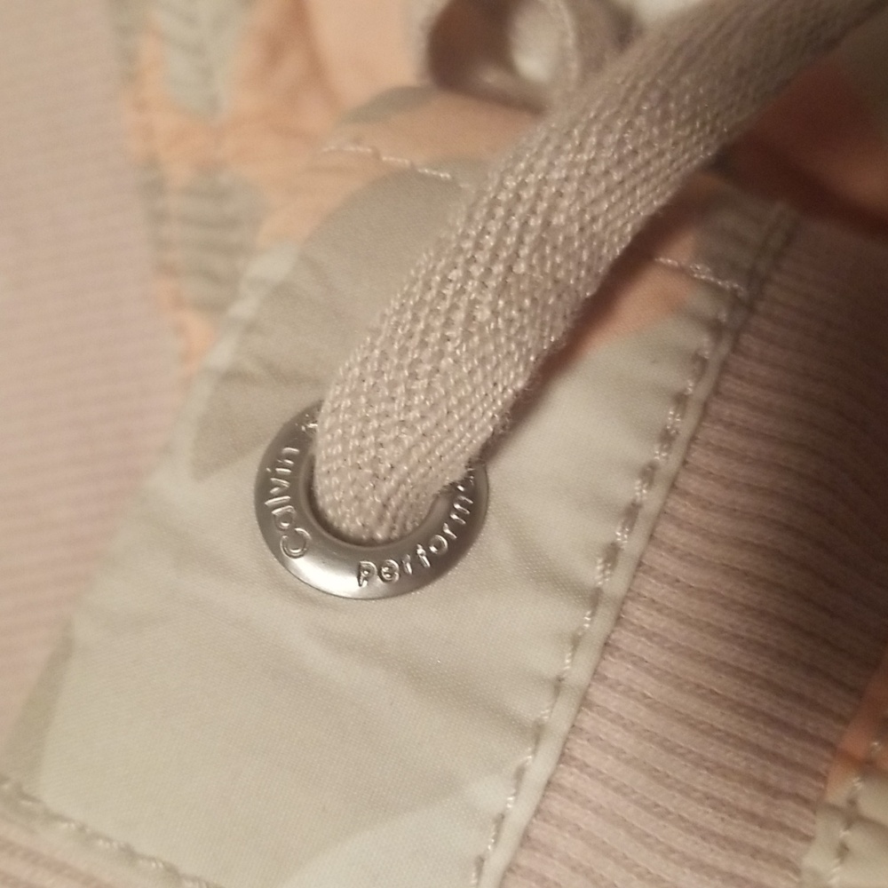 Women's Calvin Klein  Fatigue Shorts; Khaki Peach and Beige; Size Large - Picture 9 of 11